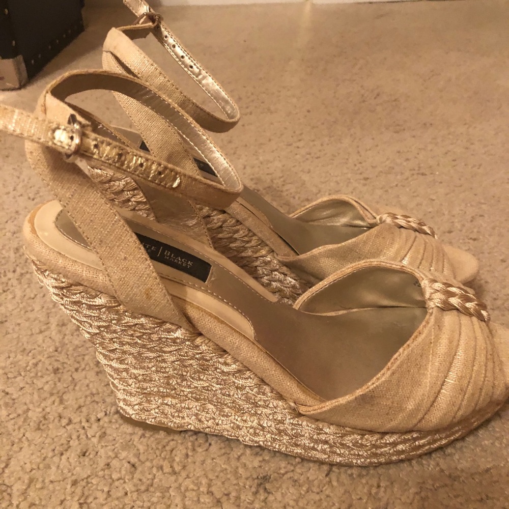 White House Black Market Wedges